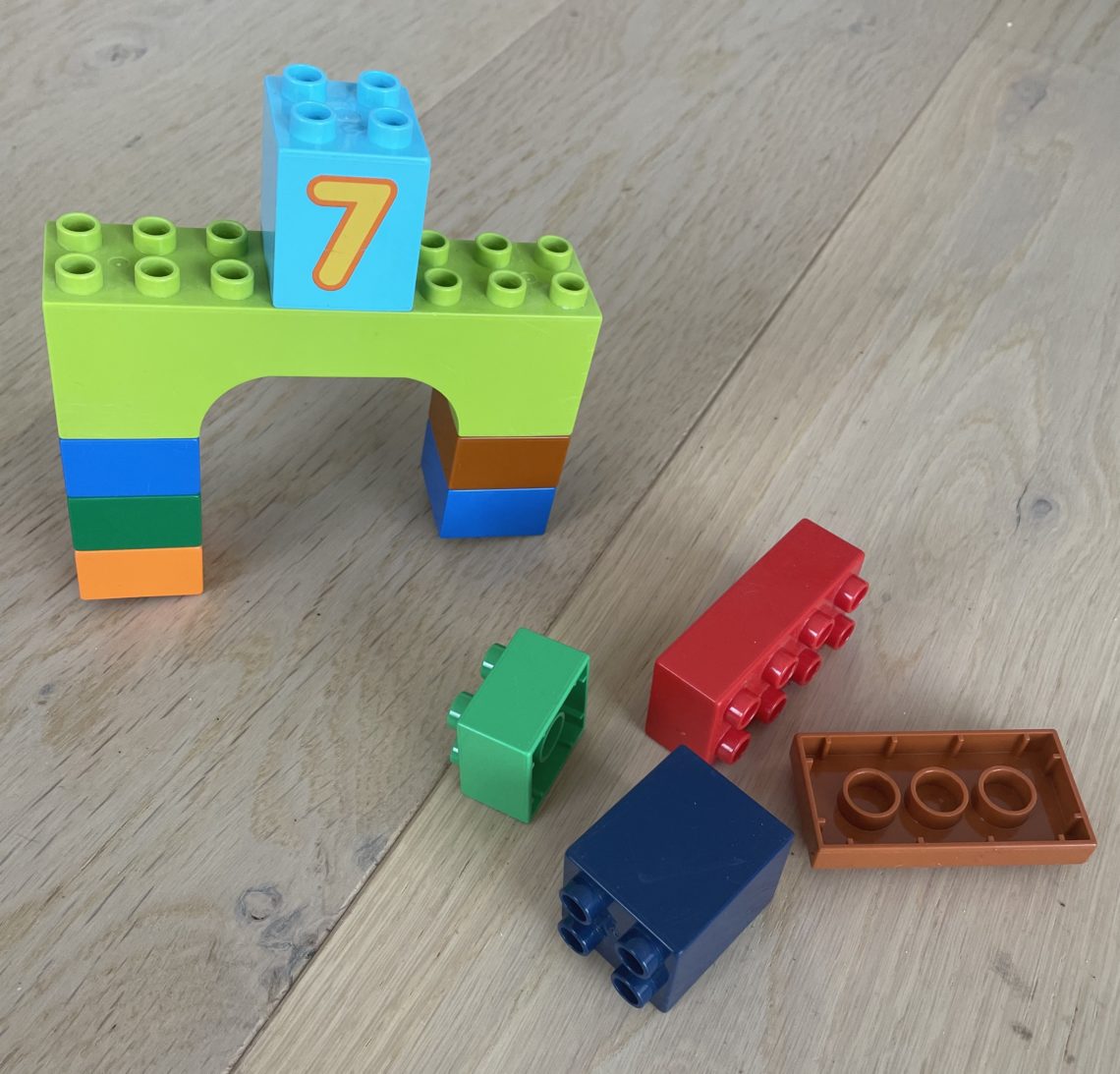 Lego problem-solving experiment