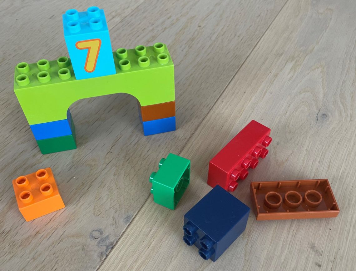 Lego problem-solving solution by substracting